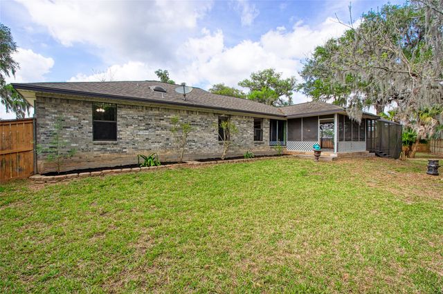 339 Freeman Boulevard, West Columbia, TX 77486