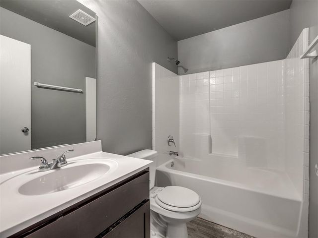 7617 Leichter Avenue, Oklahoma City, OK 73132