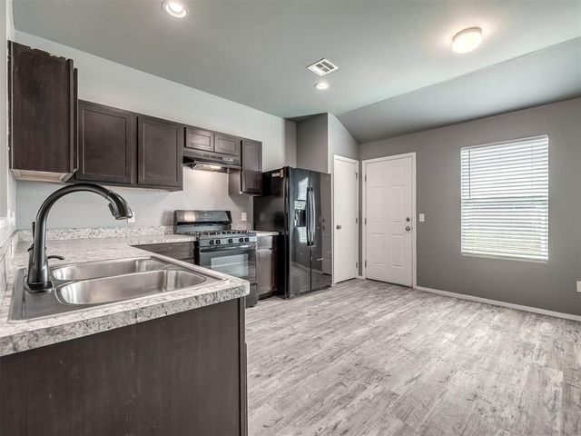 7617 Leichter Avenue, Oklahoma City, OK 73132