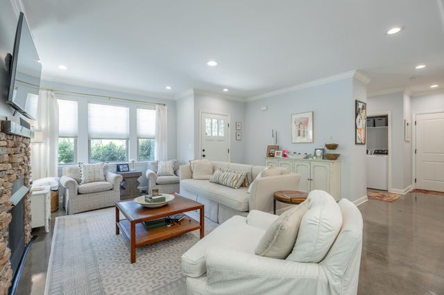 1342 Hixson Pike, Chattanooga, TN 37405