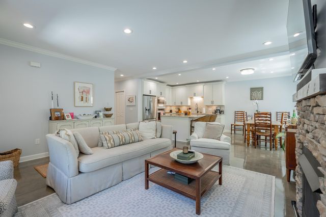 1342 Hixson Pike, Chattanooga, TN 37405