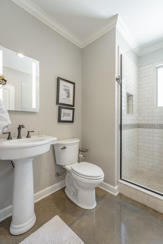 1342 Hixson Pike, Chattanooga, TN 37405
