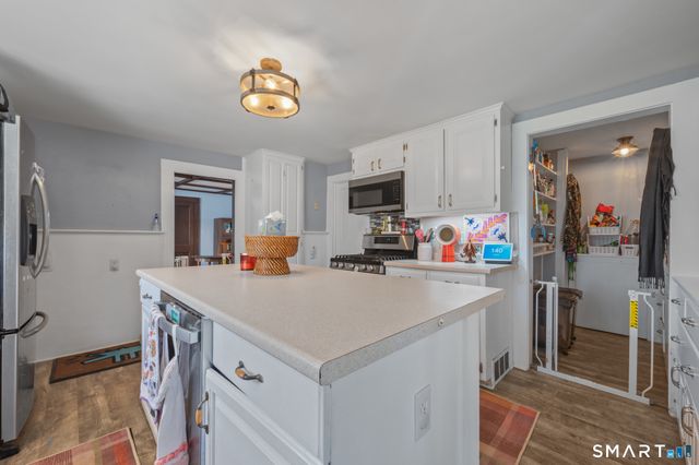 271 Meriden Avenue, Southington, CT 06489