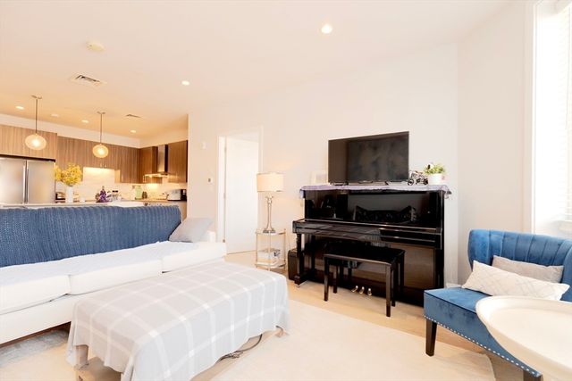 50 Symphony Rd 501, Boston, MA 02115