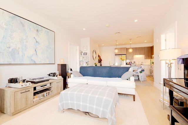 50 Symphony Rd 501, Boston, MA 02115