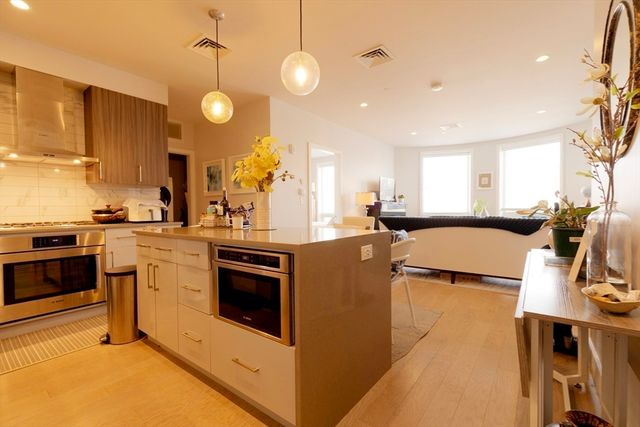 50 Symphony Rd 501, Boston, MA 02115