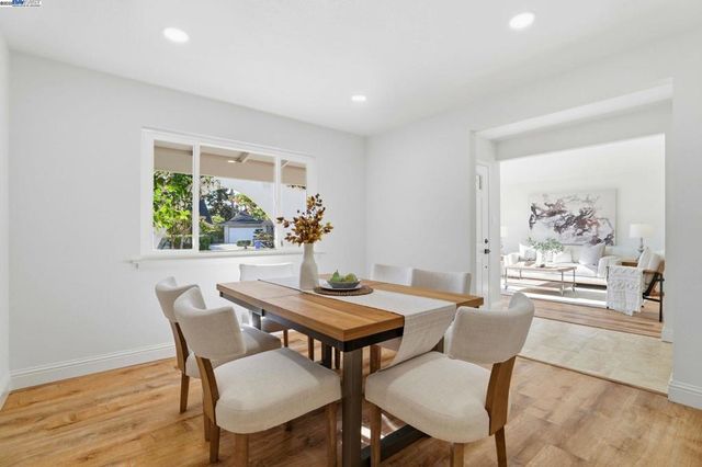 240 Carmelita Pl, Fremont, CA 94539