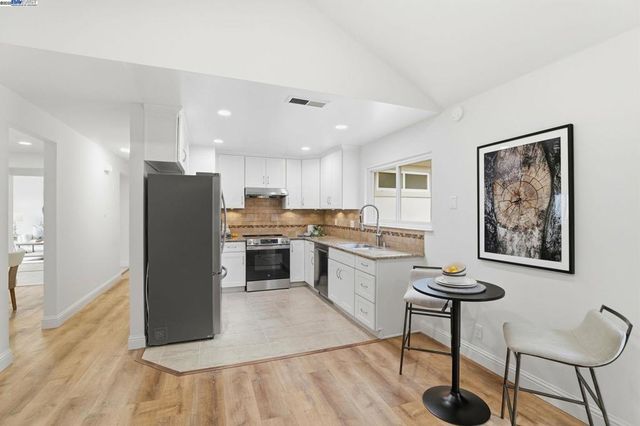 240 Carmelita Pl, Fremont, CA 94539