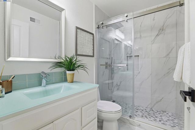 240 Carmelita Pl, Fremont, CA 94539