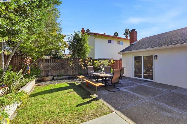 240 Carmelita Pl, Fremont, CA 94539