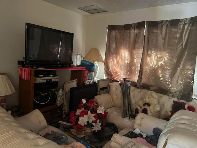 530 S C Street W, Lake Worth Beach, FL 33460