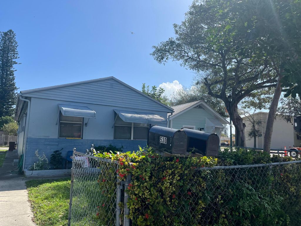 530 S C Street W, Lake Worth Beach, FL 33460