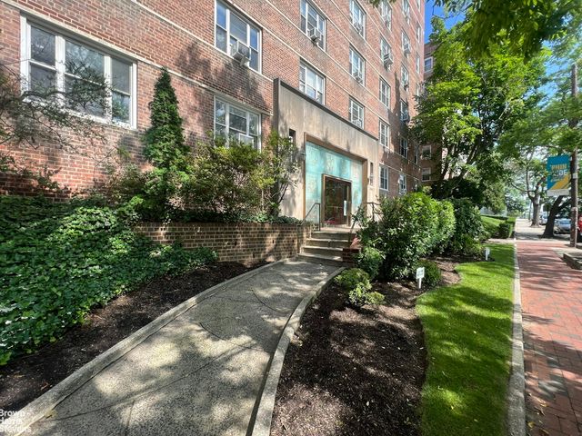 5601 RIVERDALE Avenue D1, New York City, NY 10471