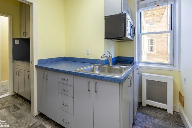 5601 RIVERDALE Avenue D1, New York City, NY 10471