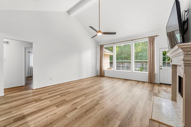 46 E Hobbit Glen Drive, The Woodlands, TX 77384