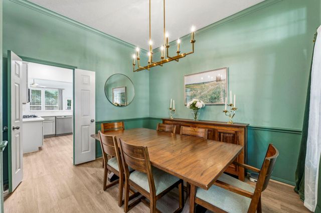 46 E Hobbit Glen Drive, The Woodlands, TX 77384