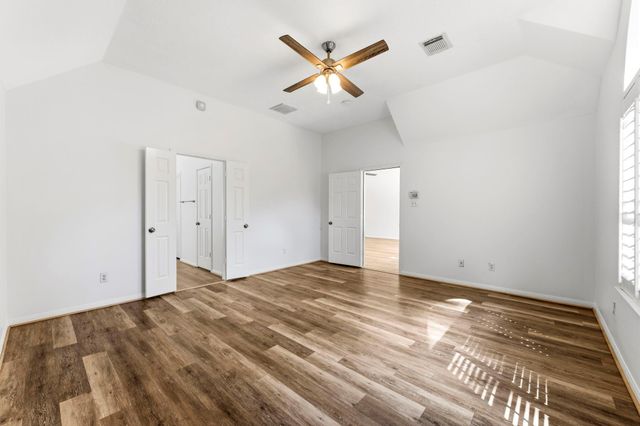 46 E Hobbit Glen Drive, The Woodlands, TX 77384