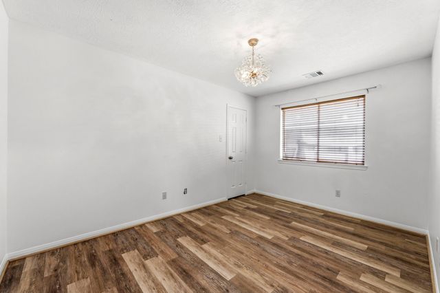 46 E Hobbit Glen Drive, The Woodlands, TX 77384