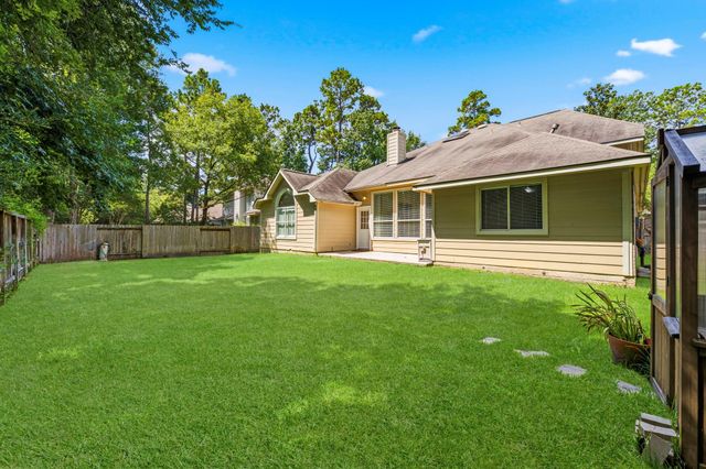 46 E Hobbit Glen Drive, The Woodlands, TX 77384