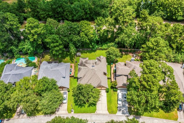 46 E Hobbit Glen Drive, The Woodlands, TX 77384