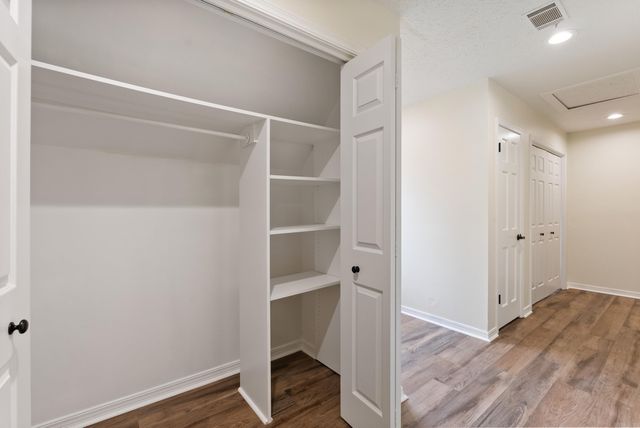 10 Woodbridge Drive, Conway, AR 72034