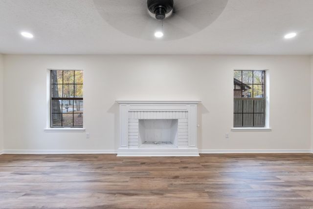 10 Woodbridge Drive, Conway, AR 72034