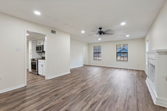 10 Woodbridge Drive, Conway, AR 72034