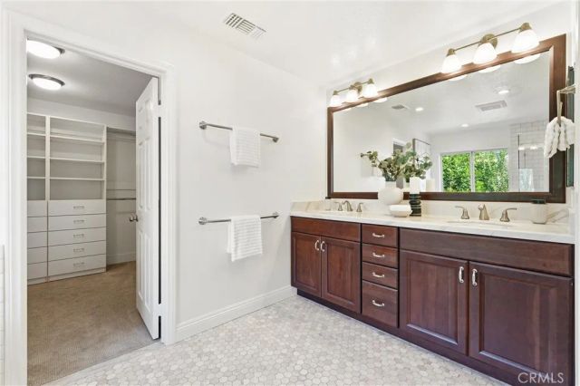 81 Linhaven, Irvine, CA 92602