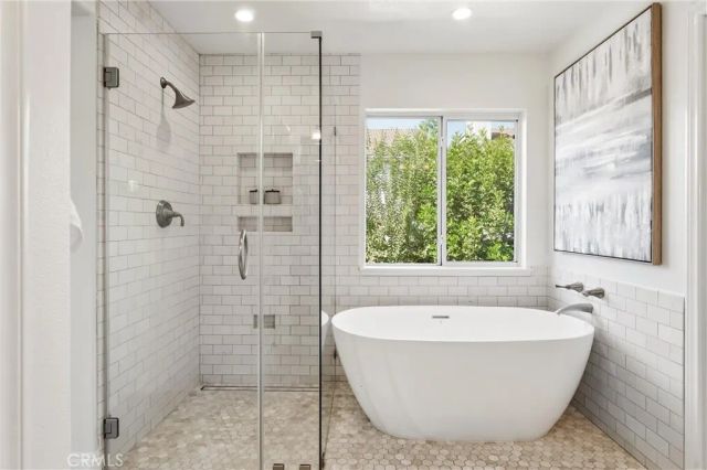 81 Linhaven, Irvine, CA 92602