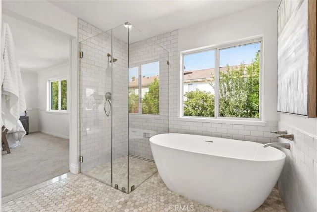81 Linhaven, Irvine, CA 92602