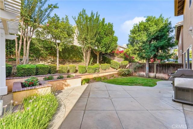 81 Linhaven, Irvine, CA 92602
