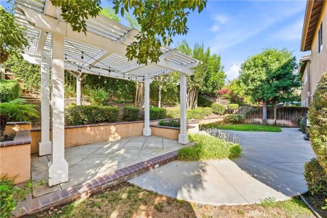 81 Linhaven, Irvine, CA 92602