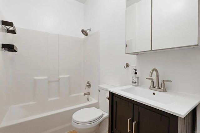 1542 W 17th Street, Los Angeles, CA 90006