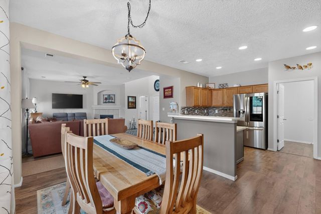3735 Buckskin Loop NE, Rio Rancho, NM 87144