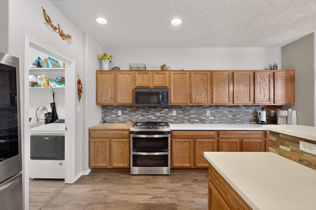 3735 Buckskin Loop NE, Rio Rancho, NM 87144