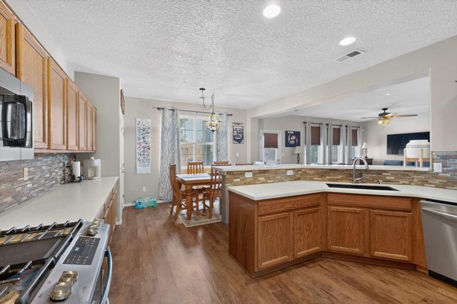 3735 Buckskin Loop NE, Rio Rancho, NM 87144