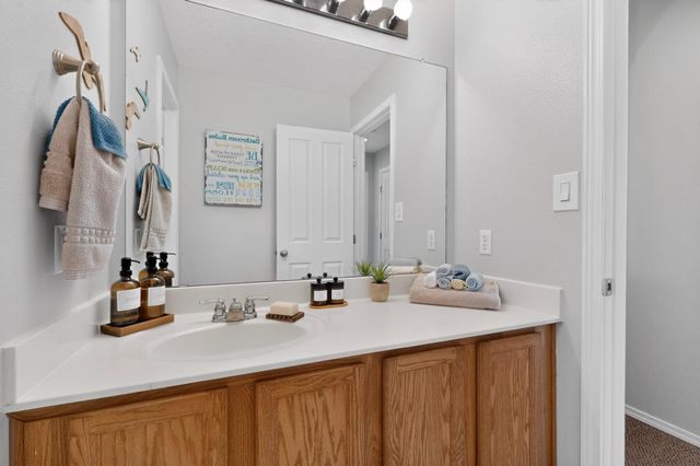 3735 Buckskin Loop NE, Rio Rancho, NM 87144