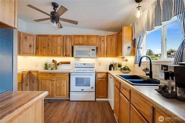 716 Dennis Street SE #93, Tumwater, WA 98501