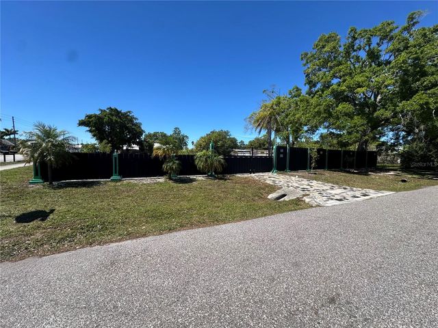 3023 62ND AVENUE N, St Petersburg, FL 33702