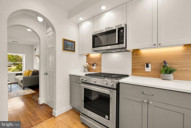1736 V ST NW, Washington, DC 20009
