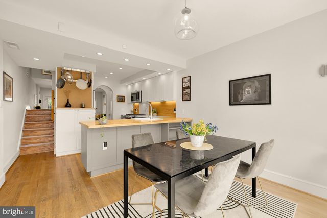 1736 V ST NW, Washington, DC 20009