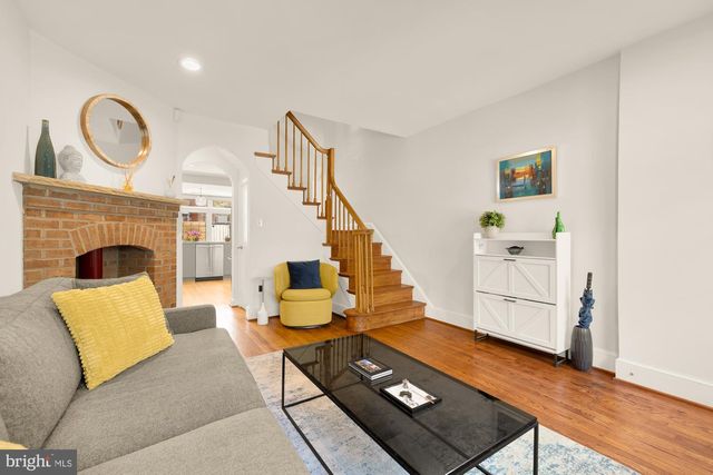 1736 V ST NW, Washington, DC 20009