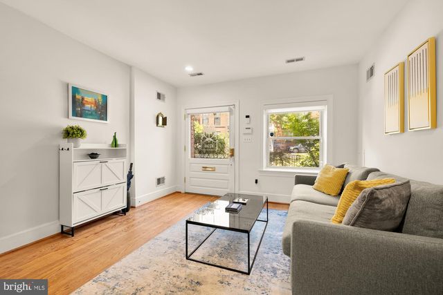 1736 V ST NW, Washington, DC 20009