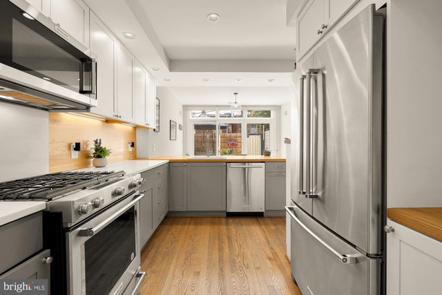 1736 V ST NW, Washington, DC 20009