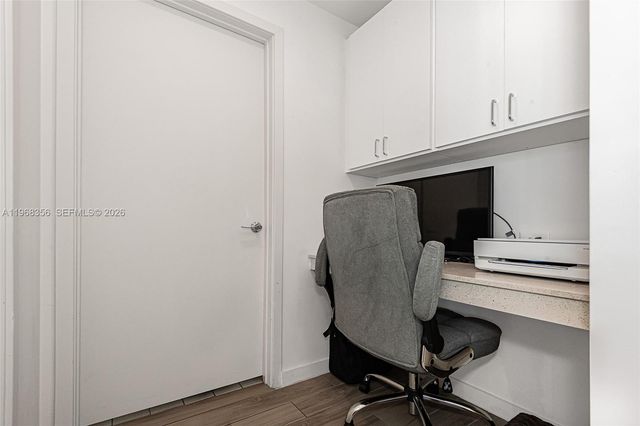 999 SW 1st Ave 3215, Miami, FL 33130