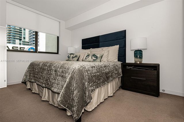 999 SW 1st Ave 3215, Miami, FL 33130