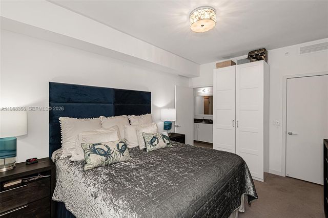 999 SW 1st Ave 3215, Miami, FL 33130