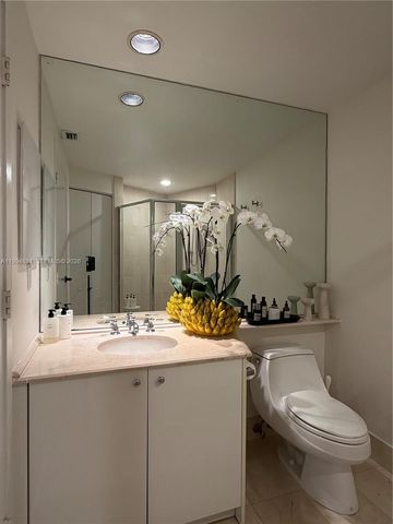 300 S Pointe Dr 2106, Miami Beach, FL 33139