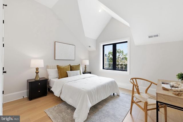 5023 FULTON ST NW, Washington, DC 20016