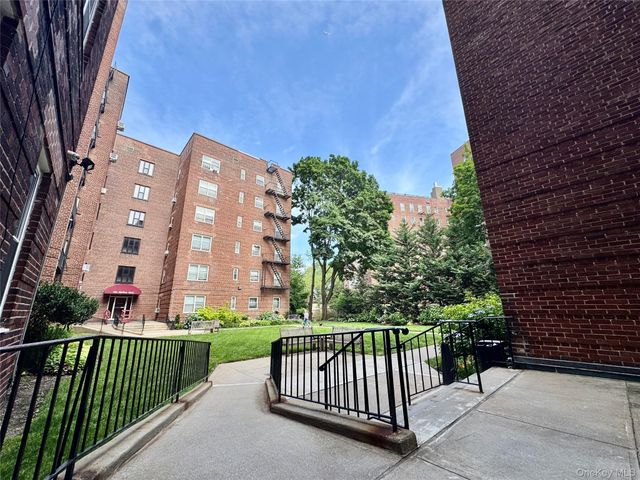 113-14 72nd Road 1M, Forest Hills, NY 11375